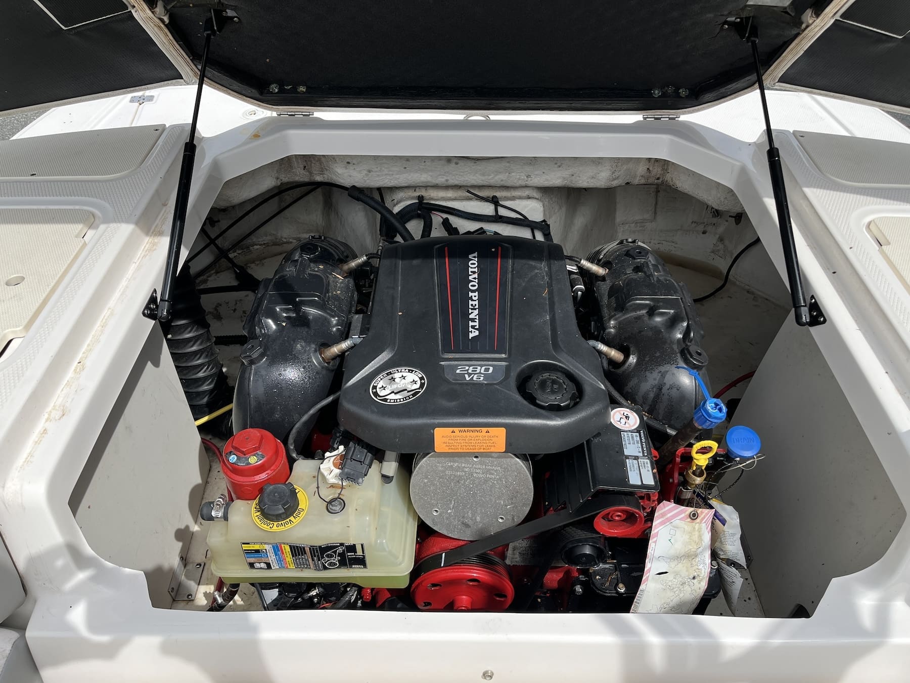 2019 Chaparral 23 H2O Surf boat