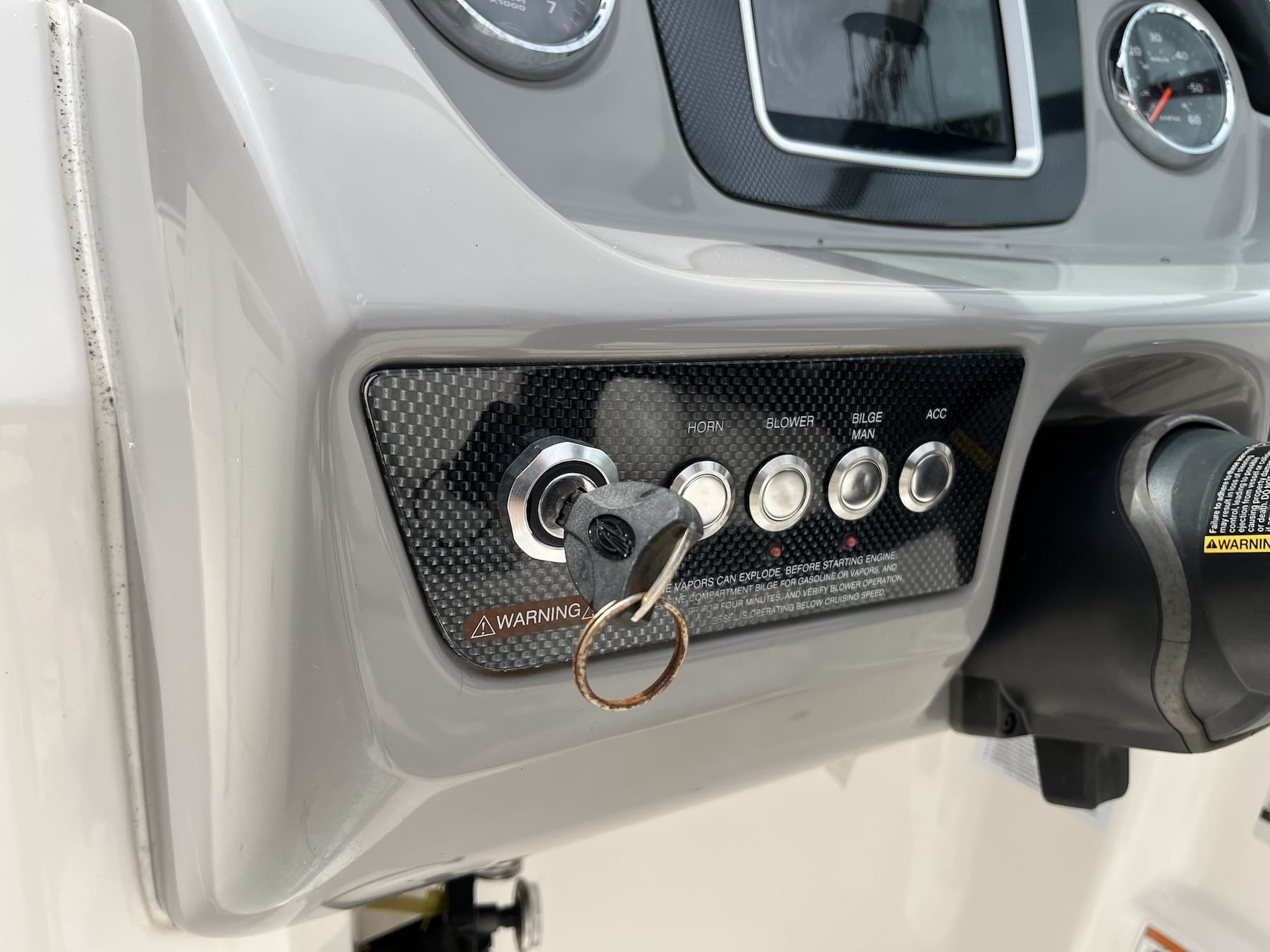 2019 Chaparral 23 H2O Surf boat