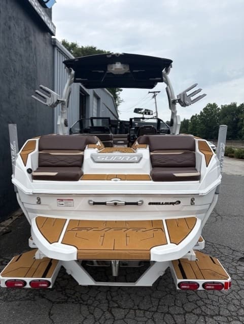 2025 - Supra - SA 400 - boat - White / Tan - SouthTown Watersports - Charlotte, NC - gallery image