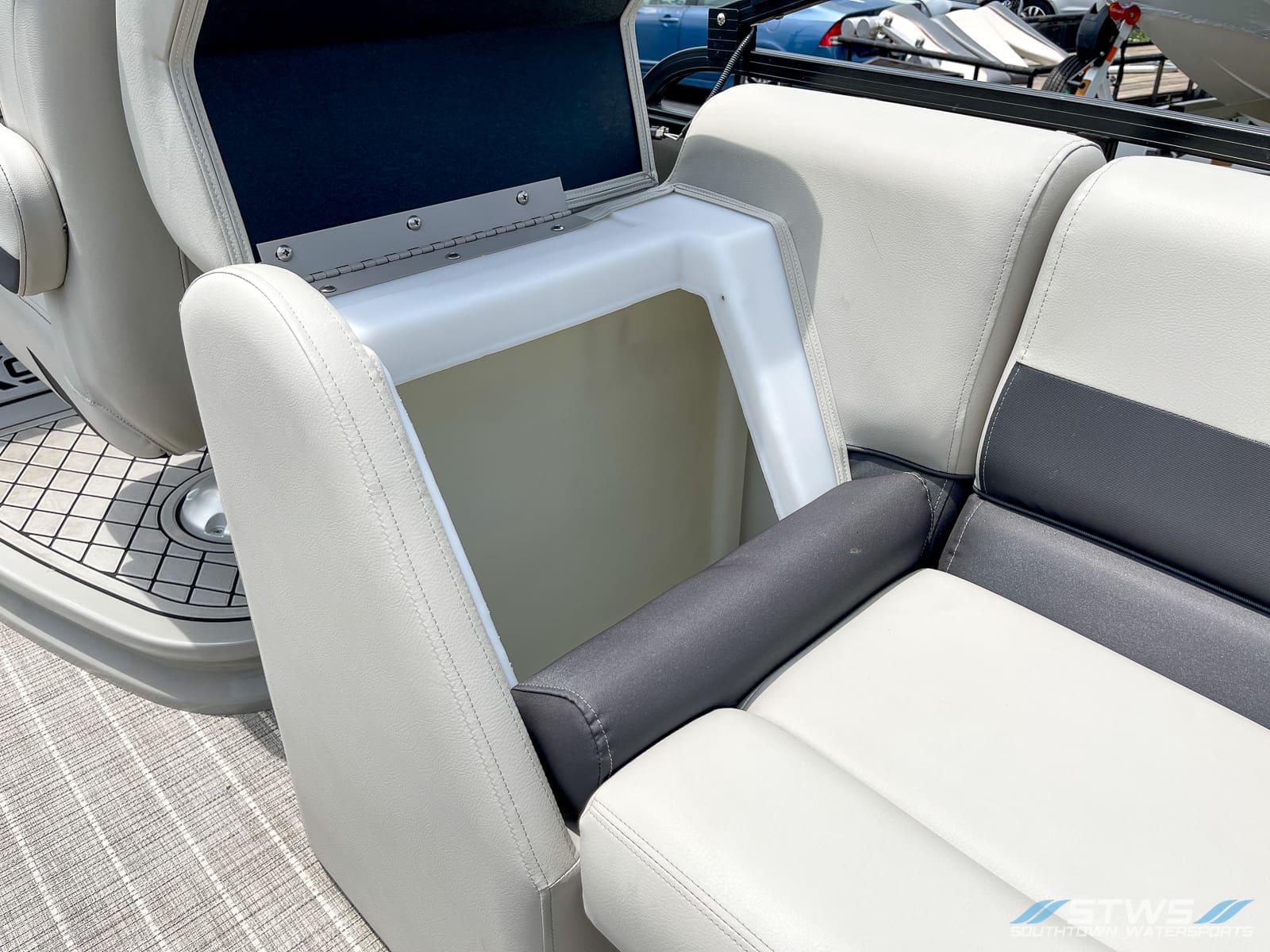 2023 Xcursion Rfx 243 boat