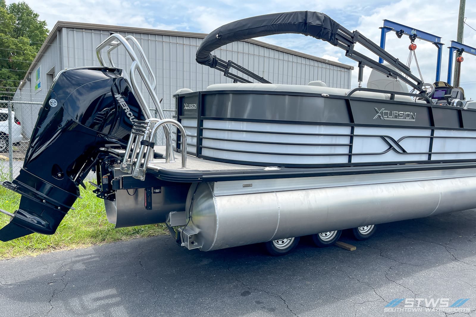 2023 Xcursion Rfx 243 boat